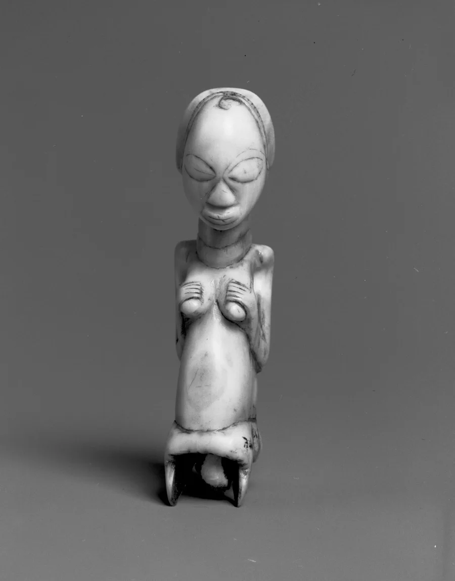 22.1235_bw.jpg